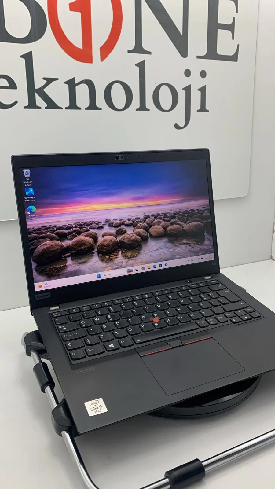 Lenovo ThinkPad X13 Intel Core i5 10. Nesil 16GB RAM 256 M.2 NVMe SSD 13.3" Notebook görsel 3
