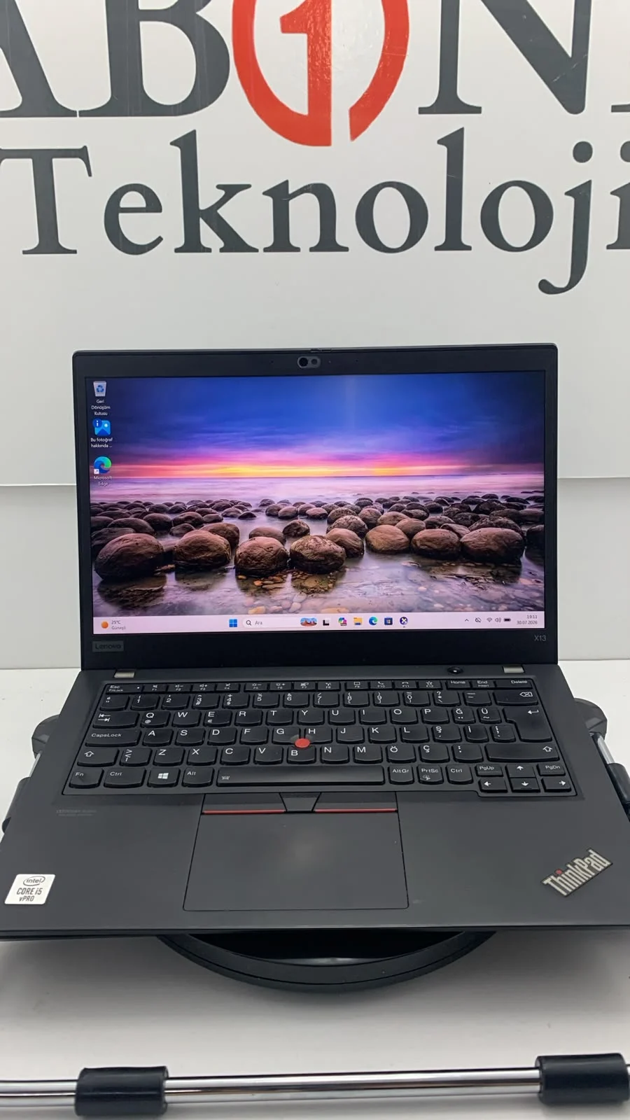 Lenovo ThinkPad X13 Intel Core i5 10. Nesil 16GB RAM 256 M.2 NVMe SSD 13.3" Notebook görsel 1